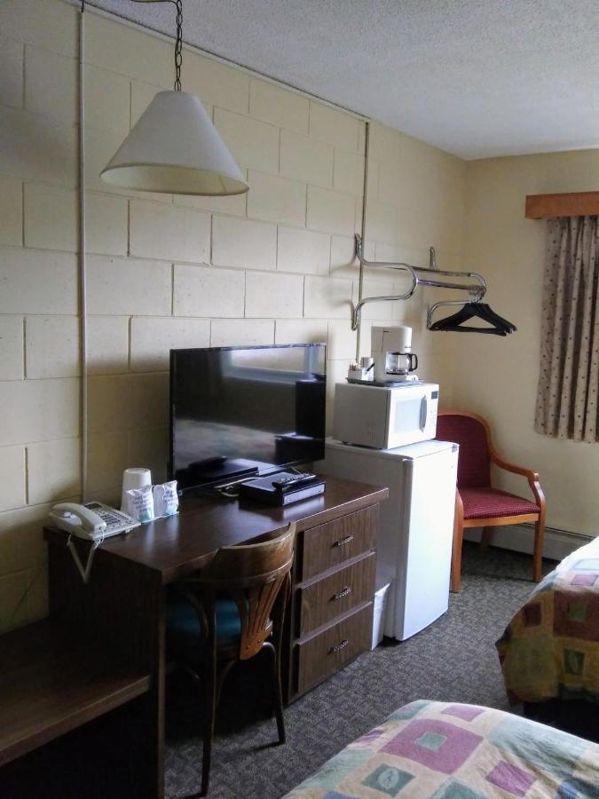 Haida Way Motor Inn Port McNeill Exterior foto